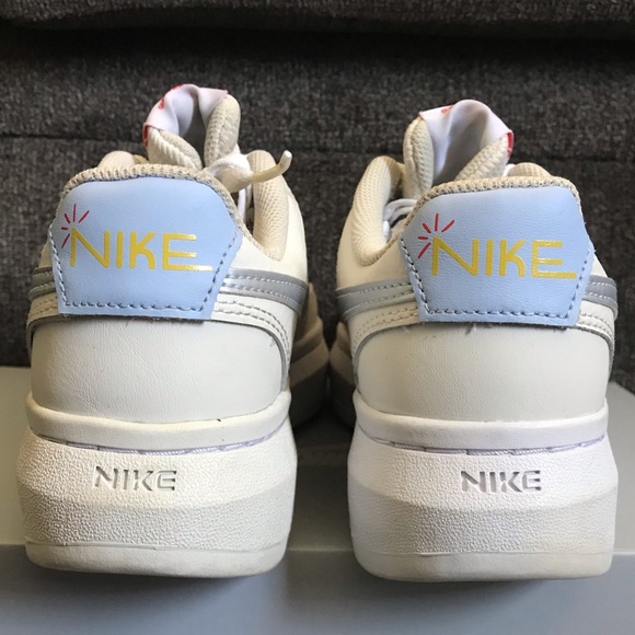 Nike Air Force 1 Court Vision size 8.5W - Picture 6 of 7